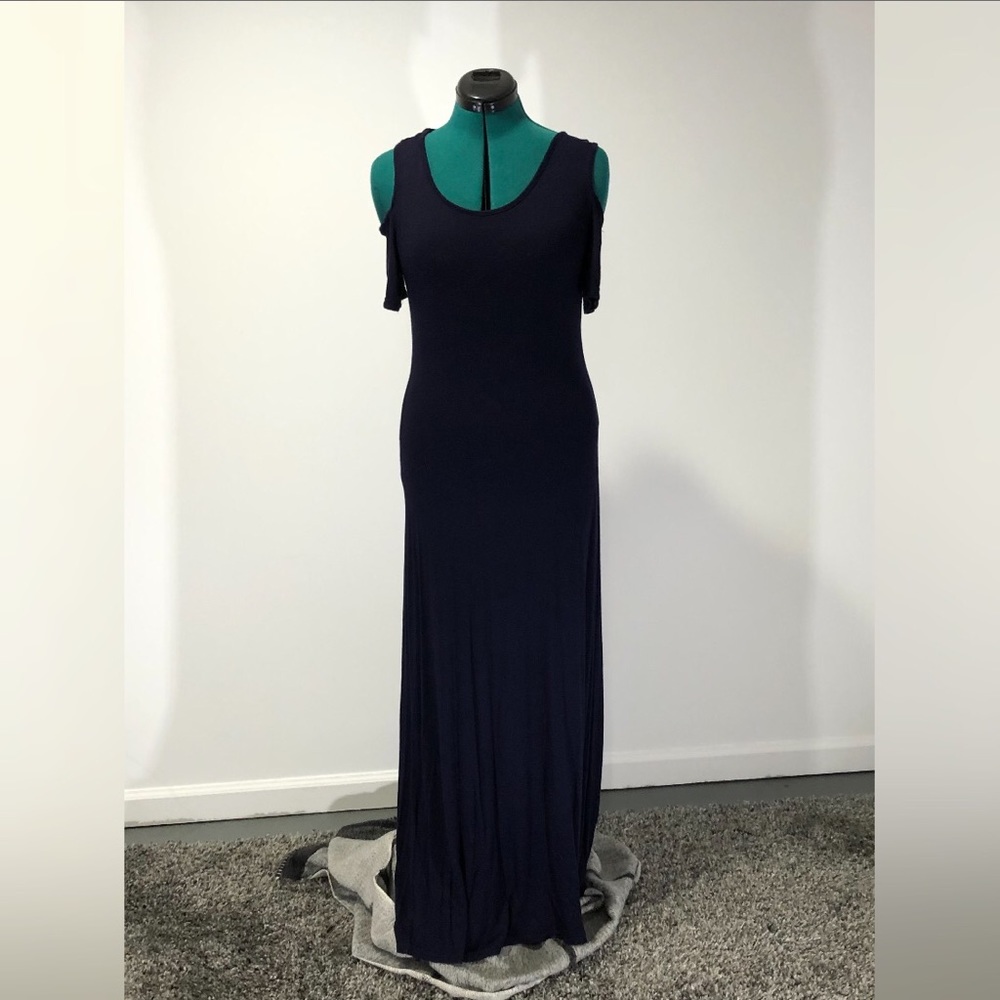 Comfy maxi dress peep shoulder